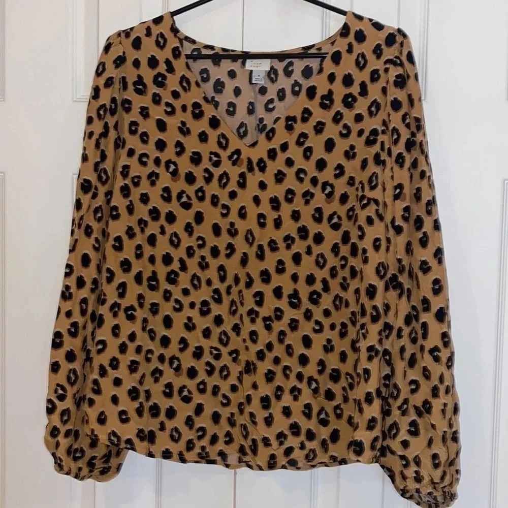 A new day vintage Leopard print Elegant long sleeves V-neck blouse Sz L - Picture 4 of 14